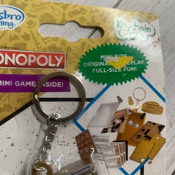 Monopoly  Gold Mini Keychain Real Game Hasbro Gaming Factory Sealed - Picture 3 of 5